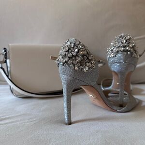 Badgley Mischka heels for a stunning occasion!